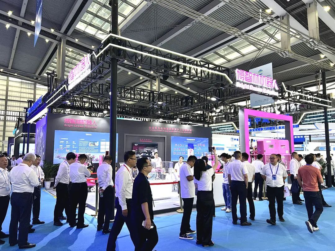 “机器人表演热”席卷杭州！租赁需求激增300%，2025人形机器人展览qm球盟会位招商同步引爆应用端合作